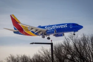 Southwest Airlines comenzará a cobrar por facturar maletas