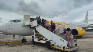 Flybondi incorpora el pago en dólares con tarjeta de débito para sus vuelos internacionales