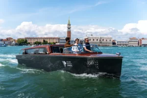 Venecia estrena el primer taxi acuático totalmente eléctrico