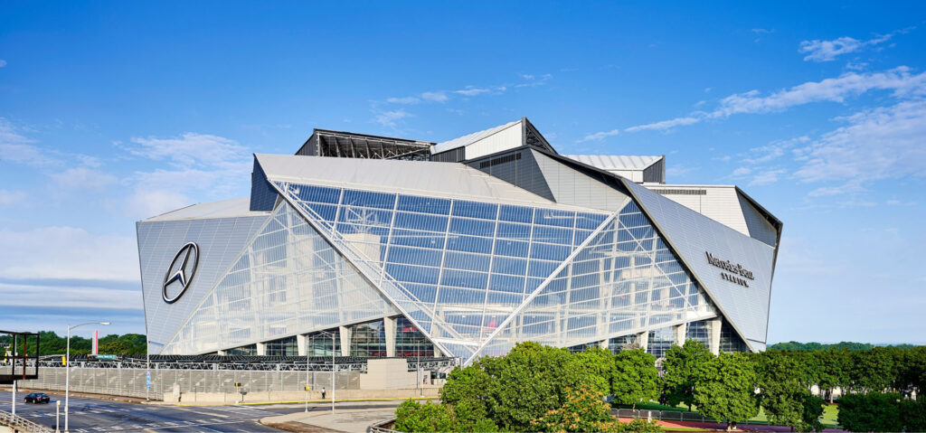 El Mercedes Benz Stadium donde se disputaran siete partidos de la Copa Mundial FIFA 2026