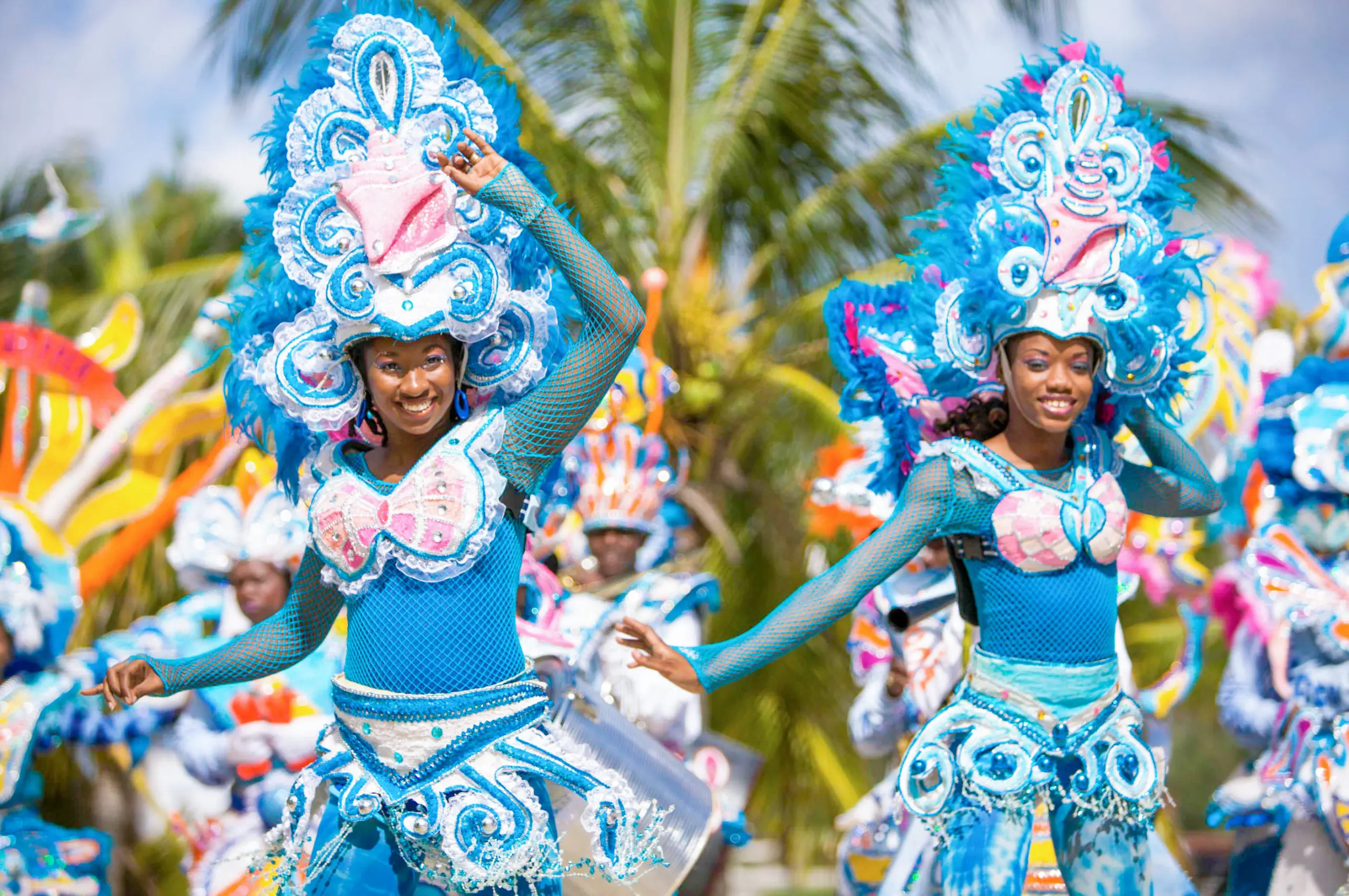 Junkanoo en las Bahamas: qué es, cuándo verlo y cómo vivir la mayor fiesta anual de las islas