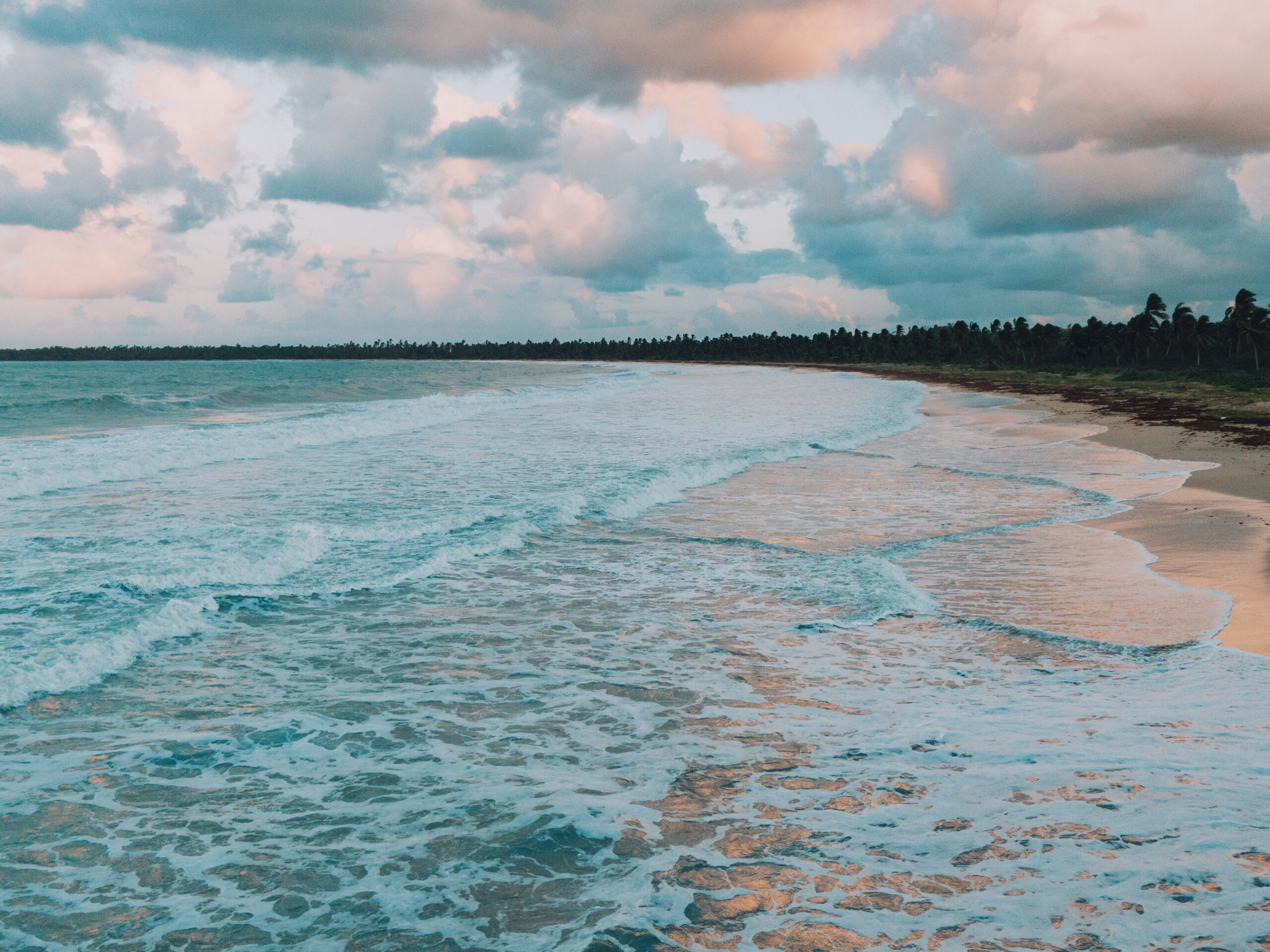 Miches, el nuevo destino turístico en auge de República Dominicana, con 50 km de playas vírgenes