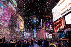 NYC Tourism + Conventions invita a los visitantes a celebrar la temporada de fiestas en los cinco distritos
