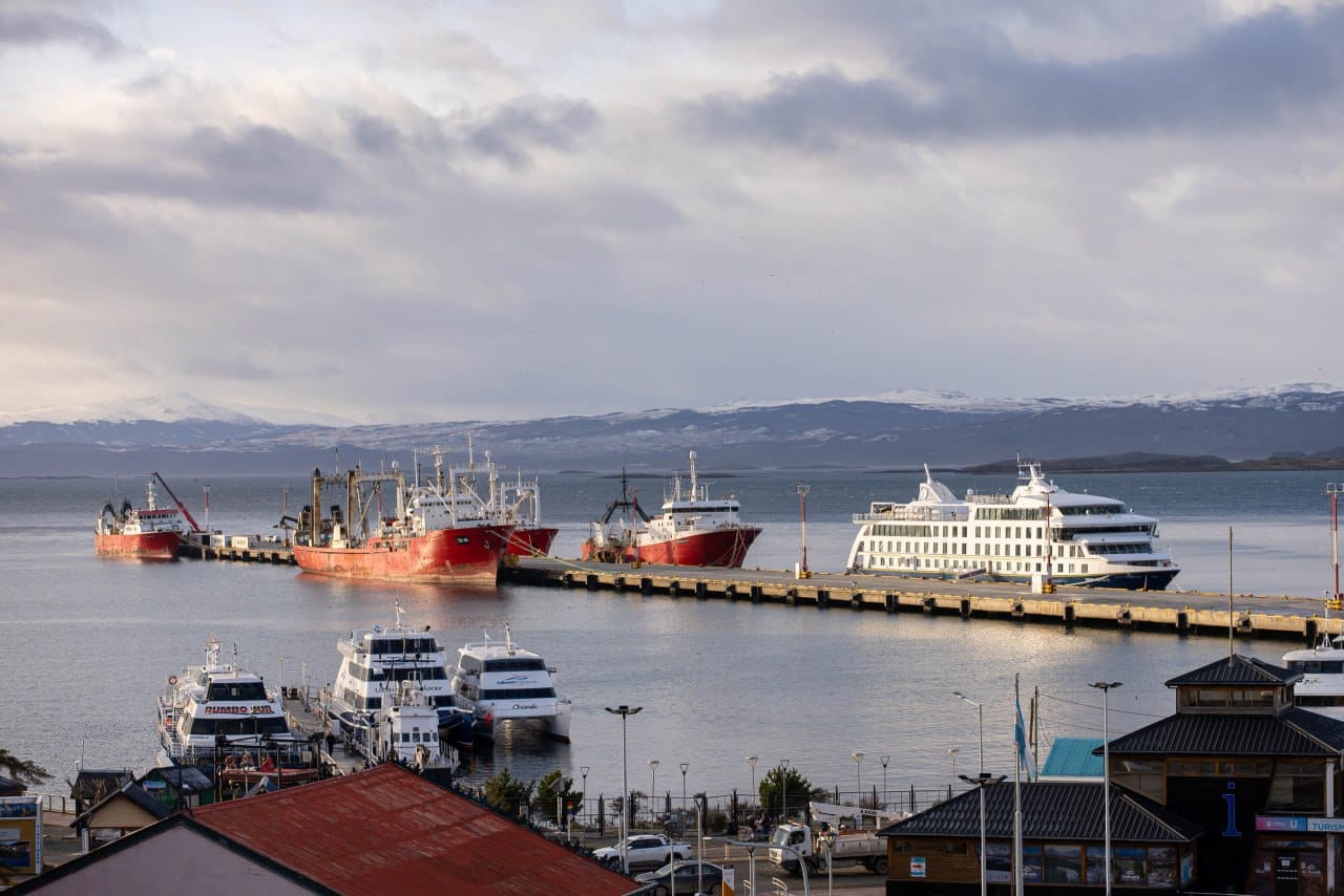 Ushuaia recibió al buque Ventus Australis, dando inicio a temporada de cruceros 2025-2026