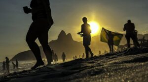 Brasil respira aliviado: más de 1,3 millones de viajeros seguirán yendo a EE.UU. pese a la nueva política de visas