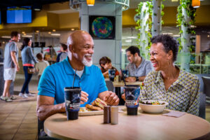 ¡Exclusivo para América Latina! Con la promoción “Gateway Package” la entrada al Kennedy Space Center Visitor Complex incluye almuerzo gratis y descuentos en Space Shop por tiempo limitado