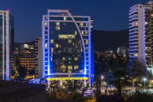 Renaissance Santiago Hotel: el primer hotel LEED GOLD de Chile se consolida como referente de sustentabilidad y diseño