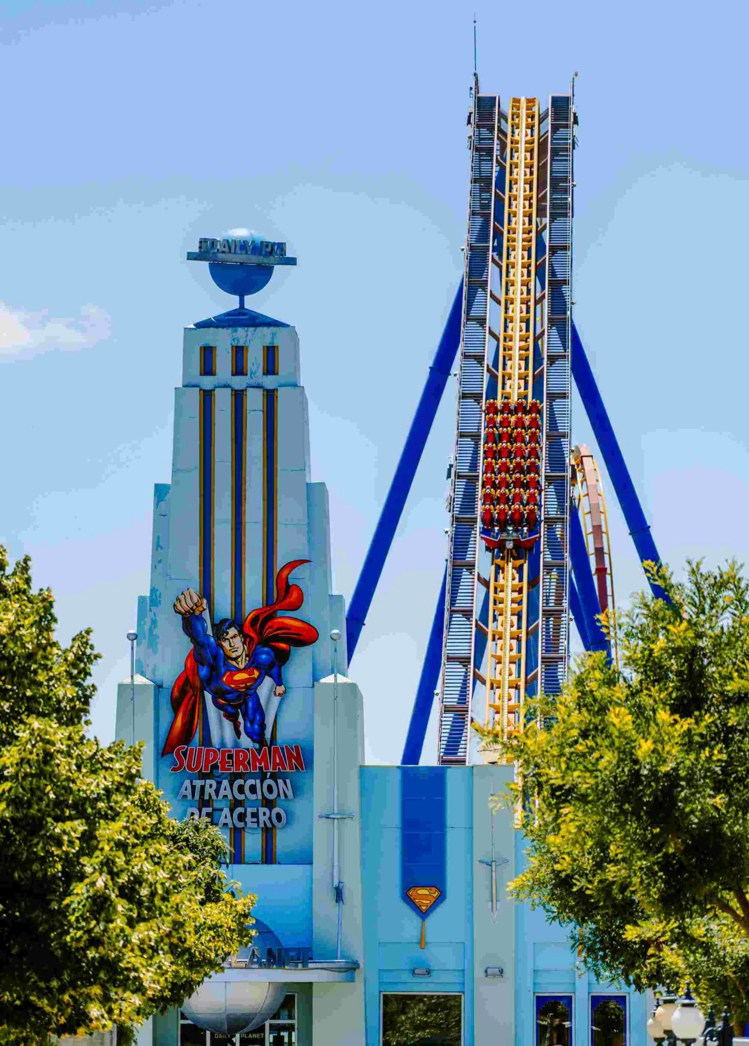Parque Warner Madrid y Parque de Atracciones abren temporada 2026 ...