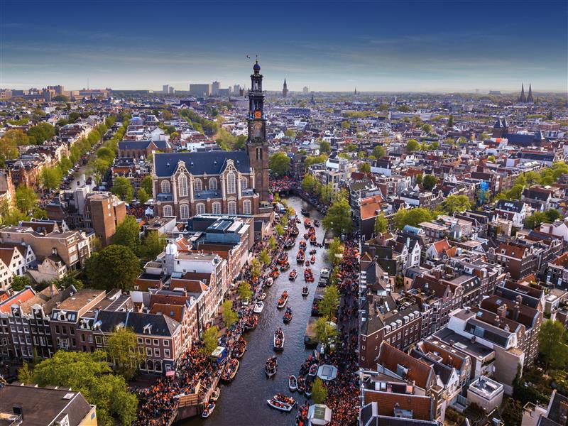 KLM regala un viaje a Ámsterdam para vivir el King’s Day 2026