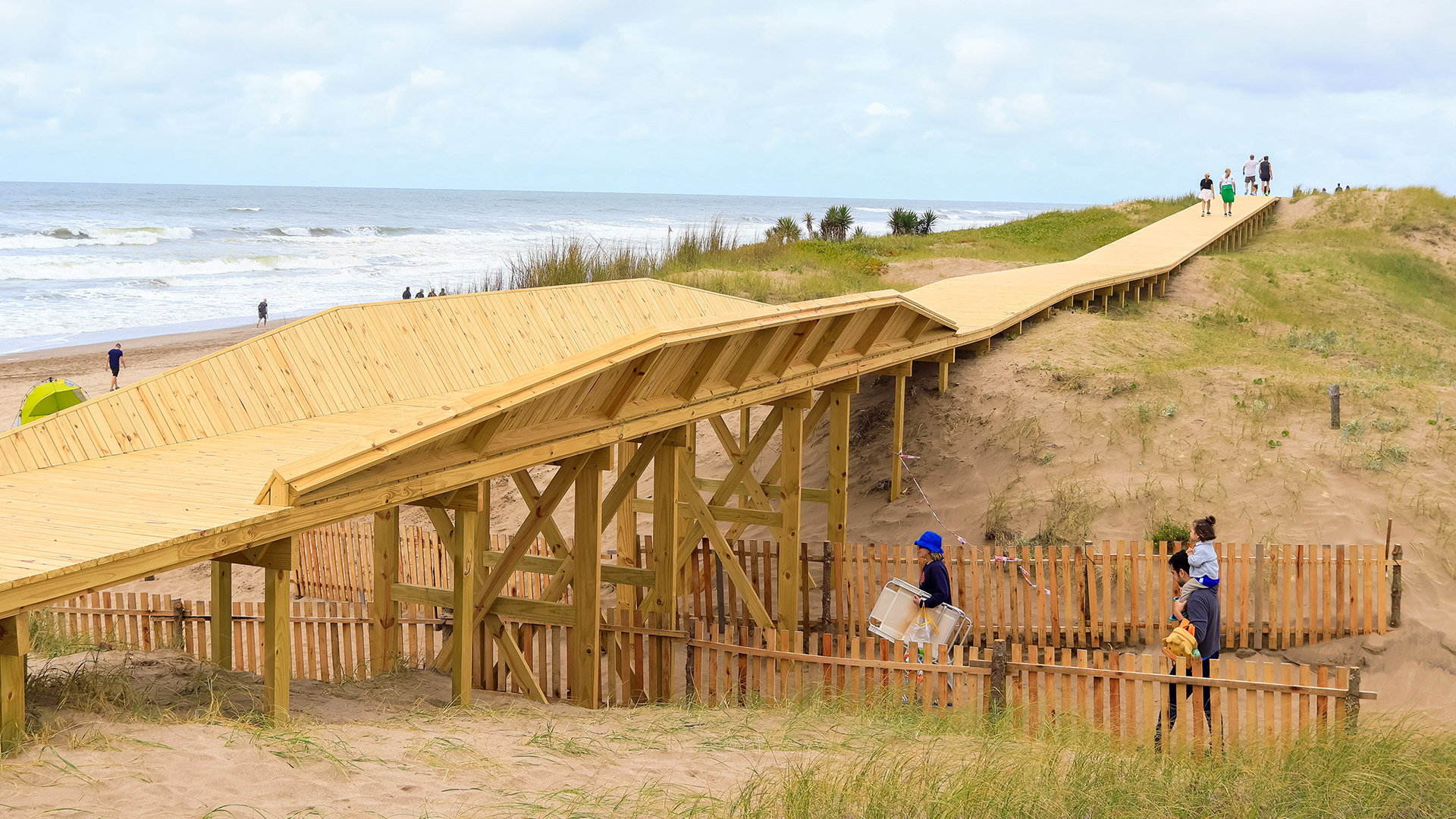 Otoño en la Costa Atlántica argentina con nuevas ciclovías, miradores y circuitos para redescubrir el mar sin multitudes