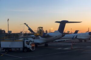 El precio de volar vuelve a subir: el combustible dispara las tarifas aéreas en todo el mundo