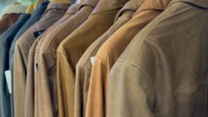 El cuero argentino seduce al mundo: la experiencia de hacerse una campera a medida en Buenos Aires