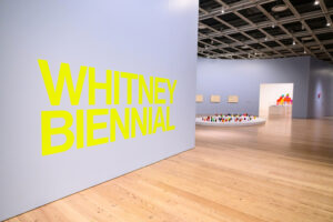 La “Bienal de los millennials” llega al Whitney de Nueva York y explora nuevas formas de relación en el arte