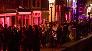 Ámsterdam endurece las multas y cambia su modelo turístico para frenar los excesos