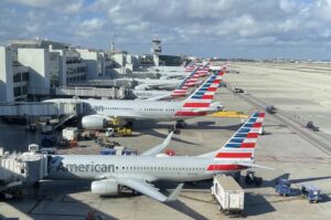 American Airlines redefine su estrategia global: regreso a Venezuela, rechazo a fusiones y presión por costos