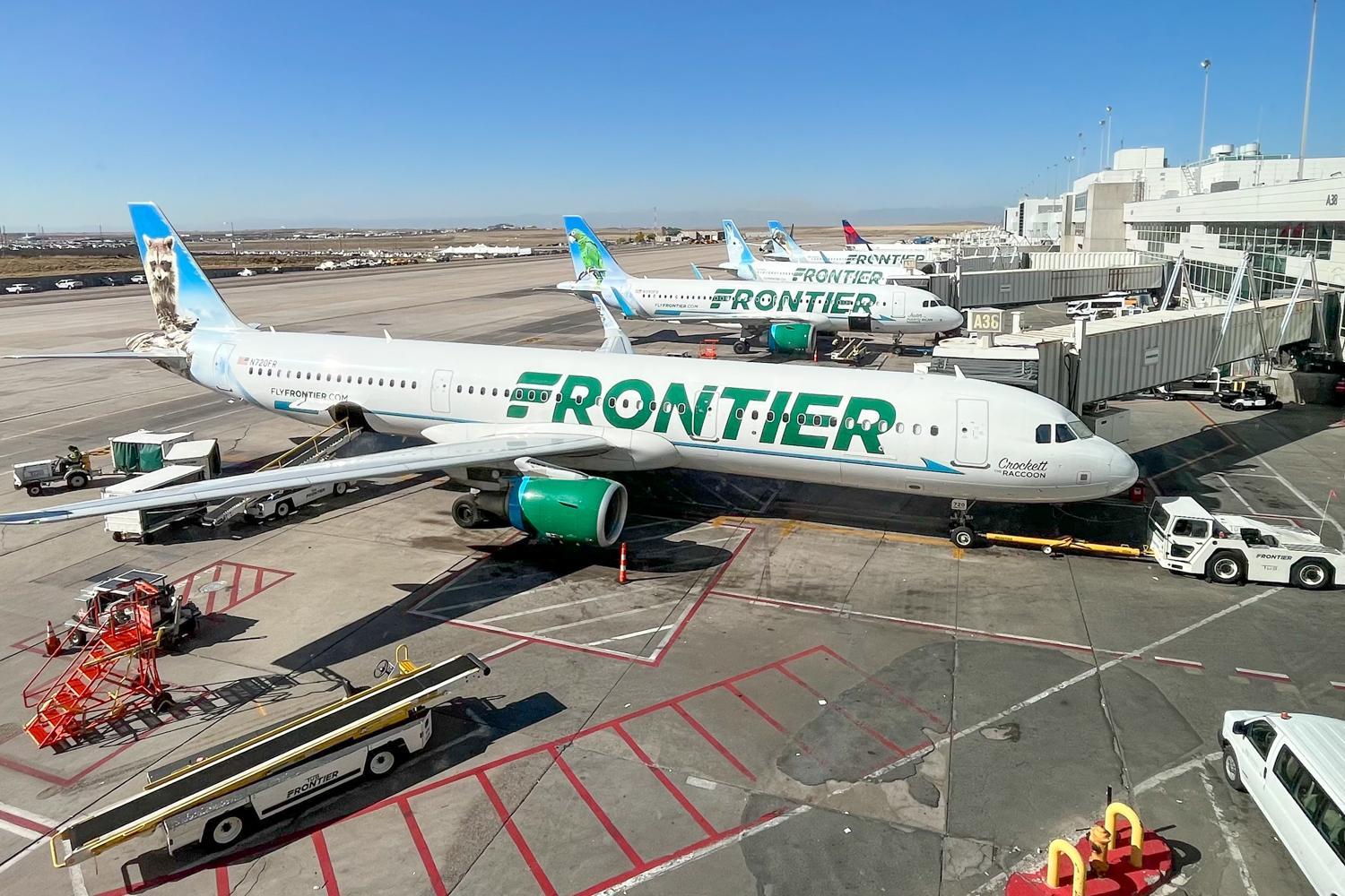 Avión atropelló a una persona al despegar en Denver y desató escenas de pánico