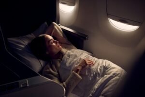Delta lanza tarifas más accesibles para volar en sus cabinas premium sin renunciar a la experiencia a bordo