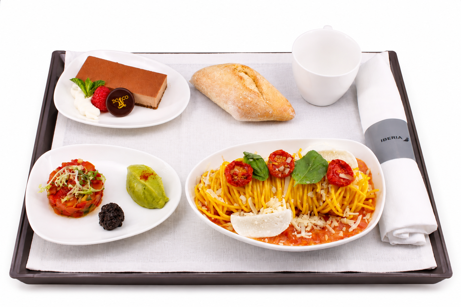 Iberia renueva la gastronomía de sus vuelos de largo radio con los platos favoritos de sus pasajeros