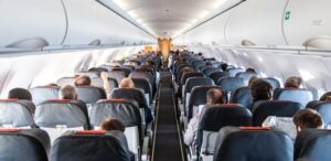Se vienen vuelos más silenciosos? Estados Unidos busca prohibir las llamadas de voz a bordo