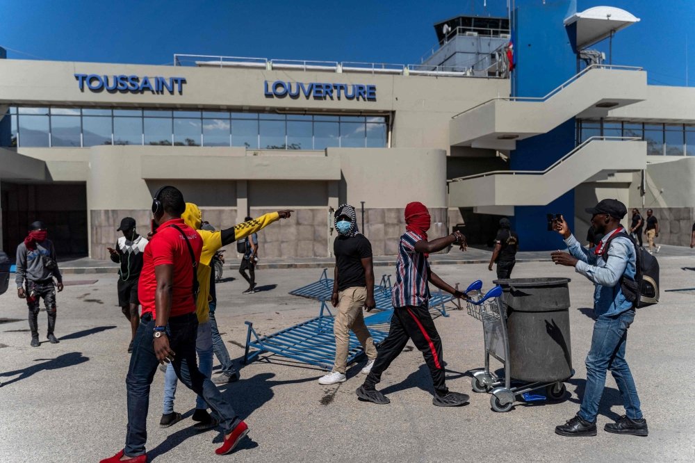 Estados Unidos extiende hasta marzo la prohibición de vuelos a Puerto Príncipe por la violencia en Haití