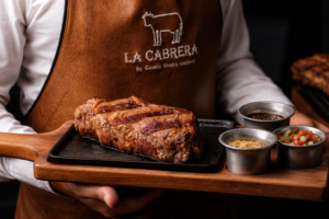 La Cabrera llegó a Iguazú: el asado argentino ya tiene su templo frente a una de las siete maravillas del mundo