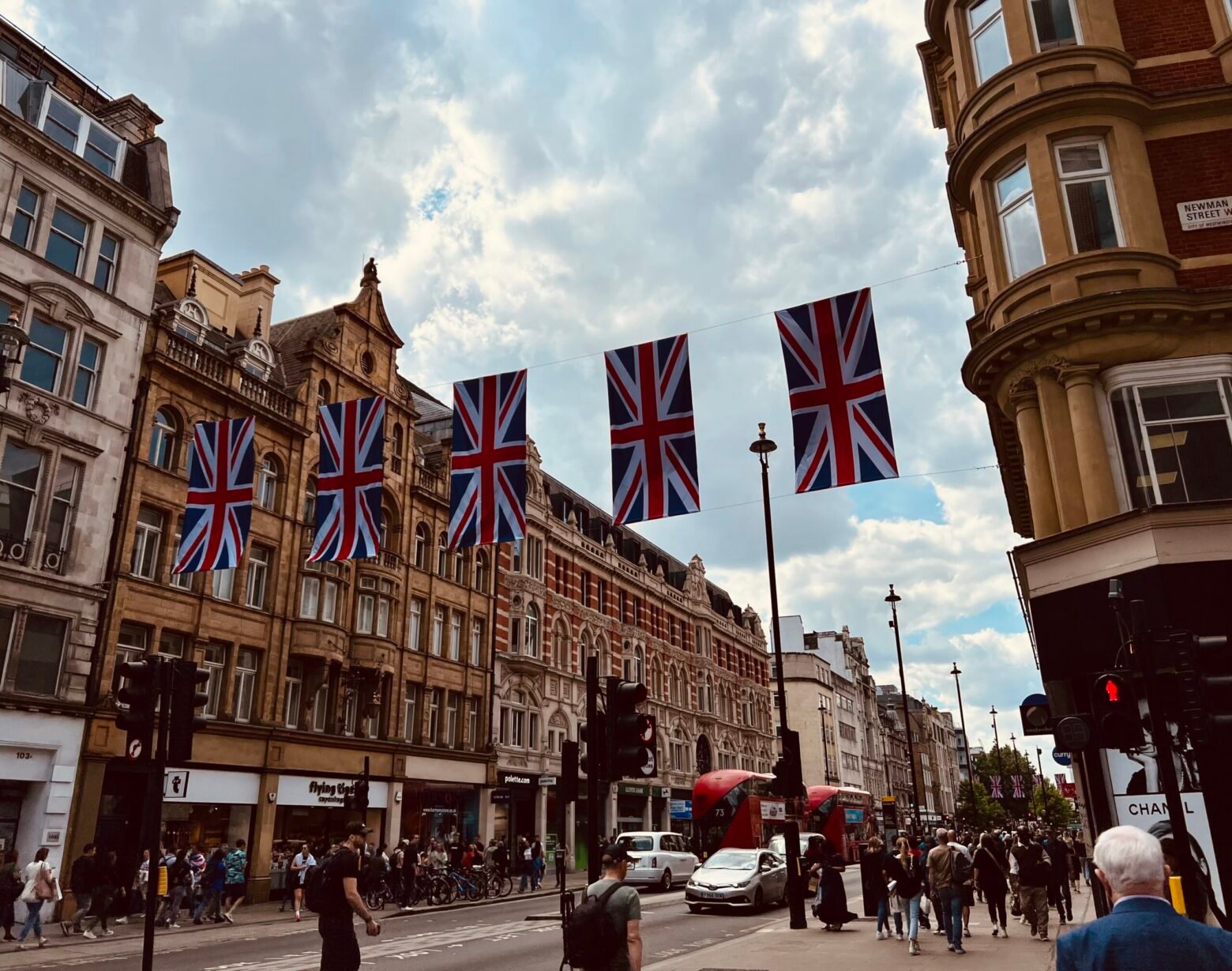 Inglaterra abre la puerta a una tasa turística: Londres y otros destinos podrían cobrar por noche