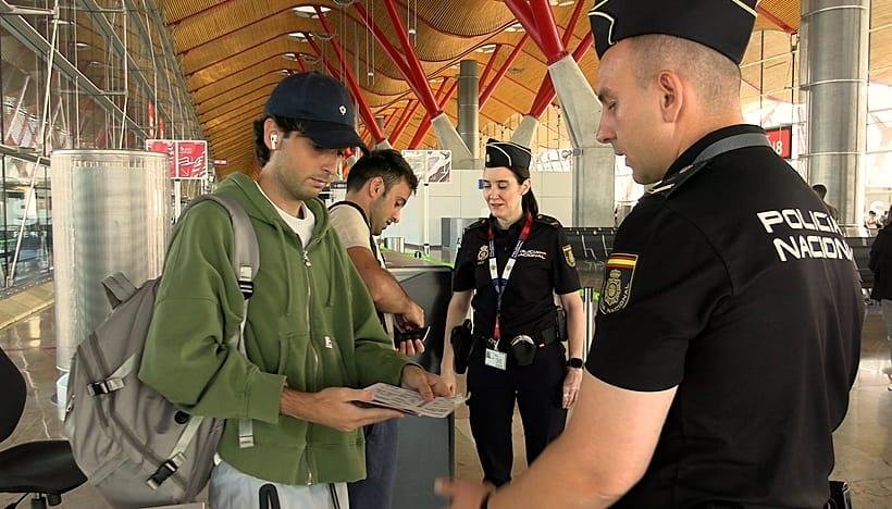 Italia y España prolongan los controles fronterizos en vuelos y ferries