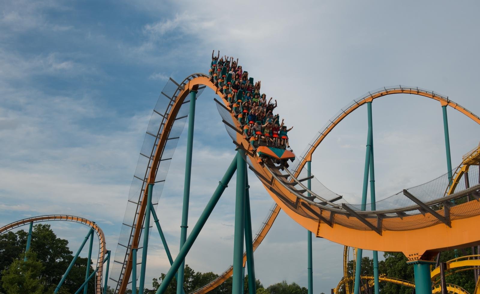 Tragedia en Six Flags: cierran diez montañas rusas en Estados Unidos y Canadá tras la muerte de un visitante